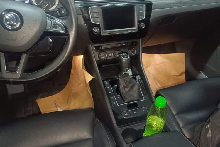 Used Skoda Superb 2018 TSI330 DSG Luxury Edition China V Standard Gear Lever