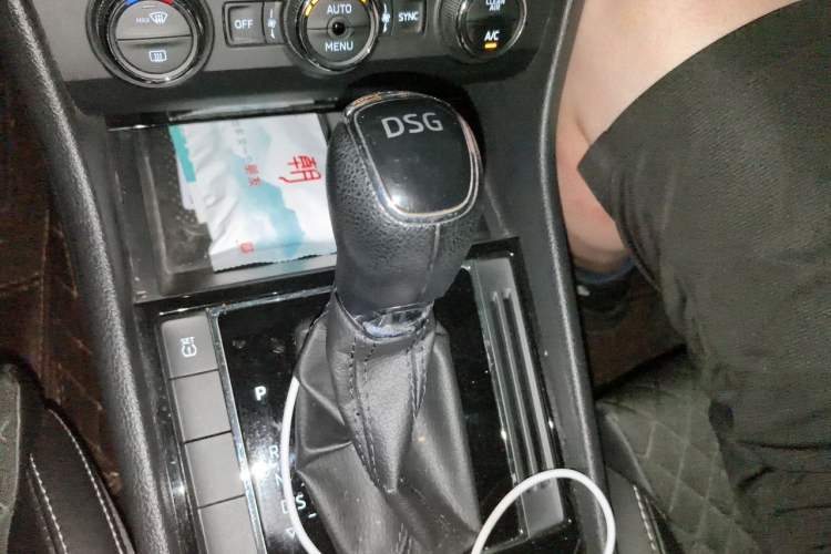 Used Skoda Superb 2018 TSI330 DSG Comfort Edition China V Standard Gear Lever