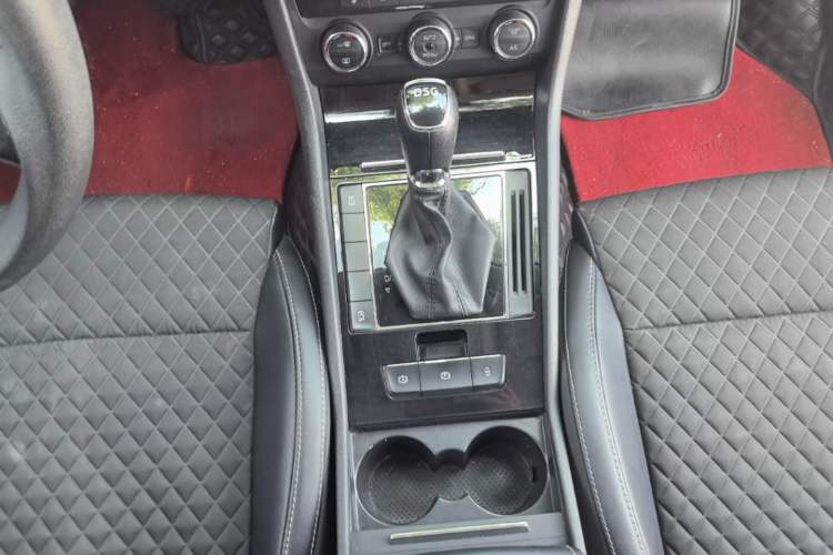 Used Skoda Superb 2018 TSI330 DSG Comfort Edition China V Standard Gear Lever