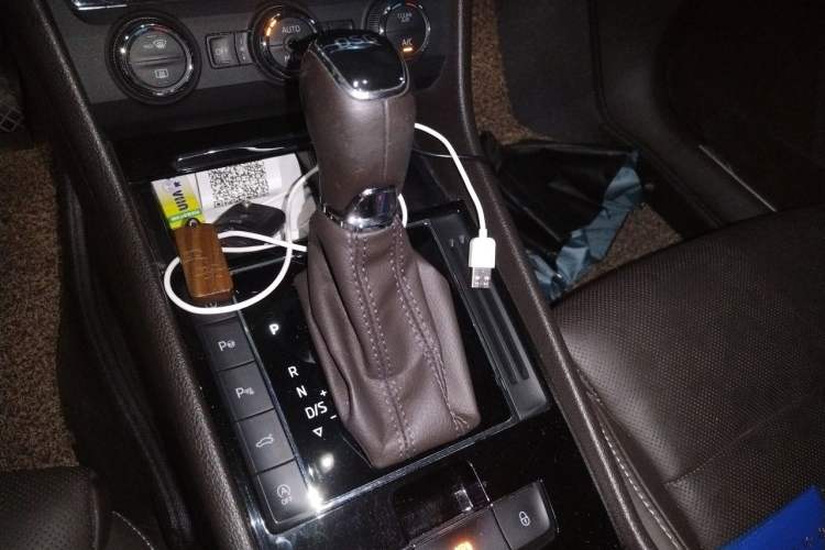 Used Skoda Superb 2018 TSI380 DSG Flagship Edition China V Standard Gear Lever