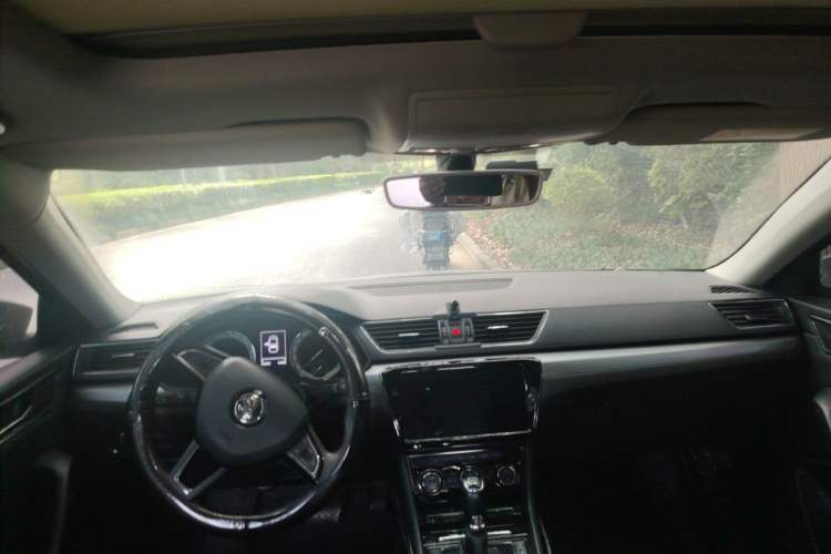 Used Skoda Superb 2018 TSI280 DSG Comfort Edition China V Standard Headliner