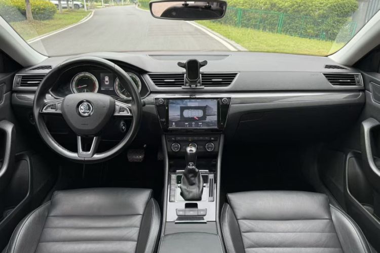 Used Skoda Superb 2018 TSI330 DSG Luxury Edition China V Standard Interior 10