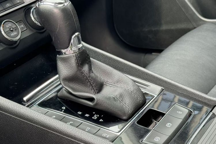 Used Skoda Superb 2018 TSI330 DSG Luxury Edition China V Standard Interior 11