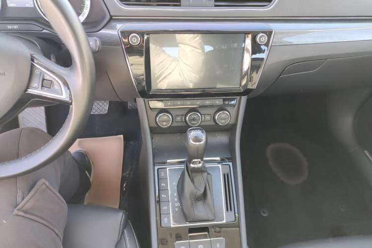 Used Skoda Superb 2018 TSI330 DSG Luxury Edition China V Standard Interior 3