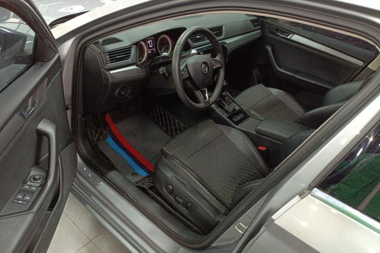 Used Skoda Superb 2018 TSI330 DSG Comfort Edition China V Standard Interior 3