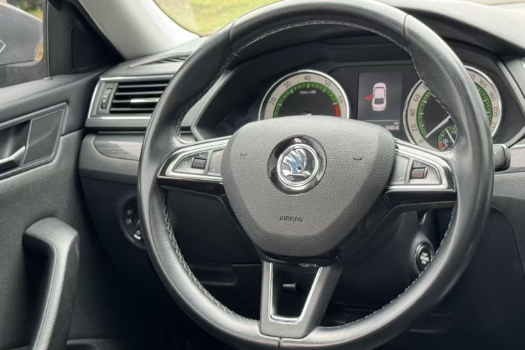 Used Skoda Superb 2018 TSI330 DSG Luxury Edition China V Standard Interior 4