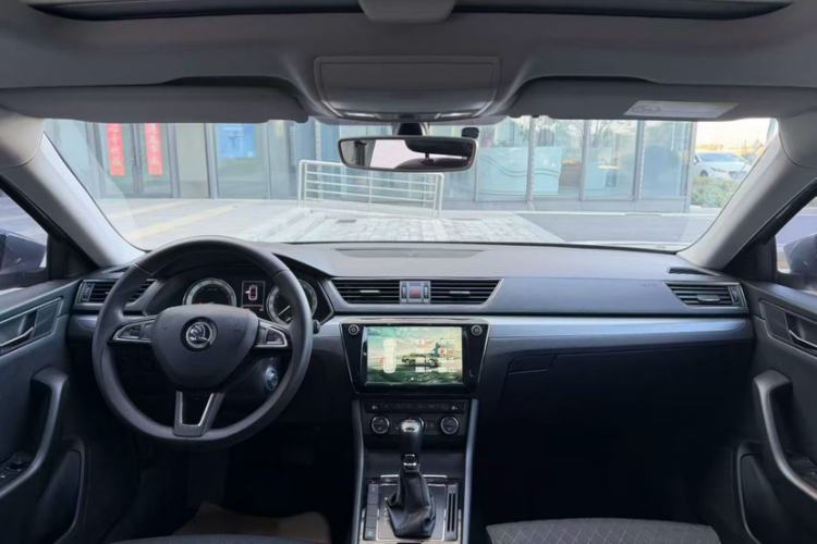 Used Skoda Superb 2018 TSI330 DSG Comfort Edition China V Standard Interior 5