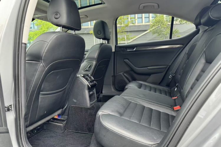 Used Skoda Superb 2018 TSI330 DSG Luxury Edition China V Standard Interior 8