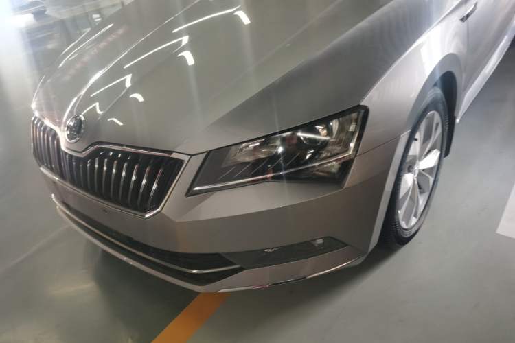 Used Skoda Superb 2018 TSI280 DSG Comfort Edition China V Standard Left Front Headlight