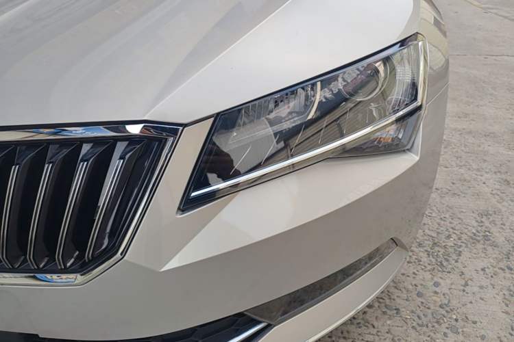 Used Skoda Superb 2018 TSI330 DSG Comfort Edition China V Standard Left Front Headlight