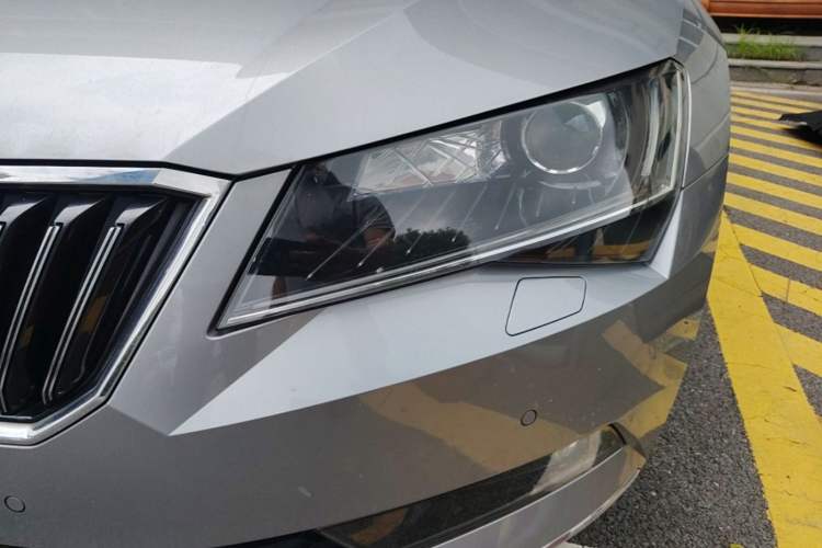 Used Skoda Superb 2018 TSI330 DSG Luxury Edition China V Standard Left Front Headlight