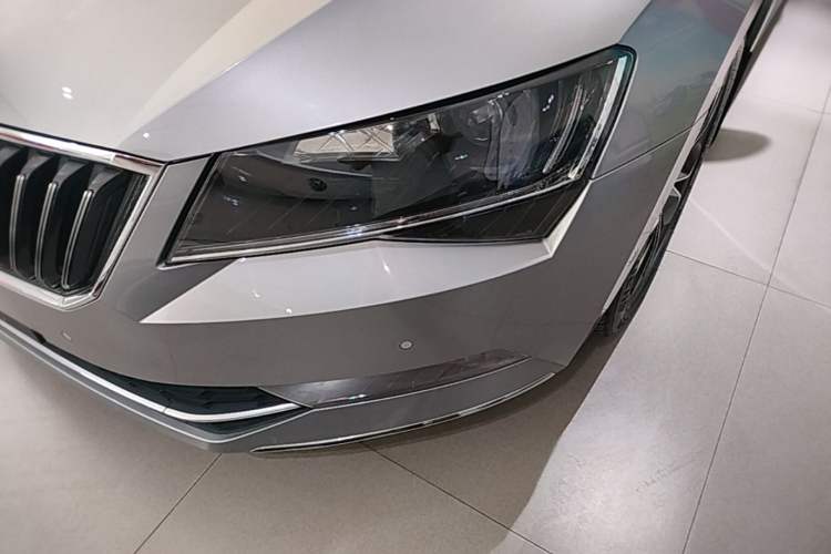 Used Skoda Superb 2018 TSI280 DSG Comfort Edition China V Standard Left Front Headlight