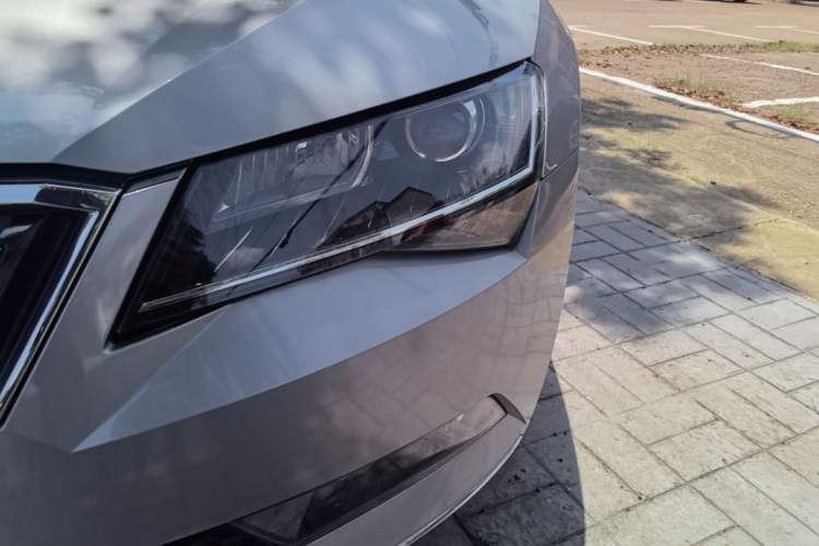 Used Skoda Superb 2018 TSI330 DSG Comfort Edition China V Standard Left Front Headlight