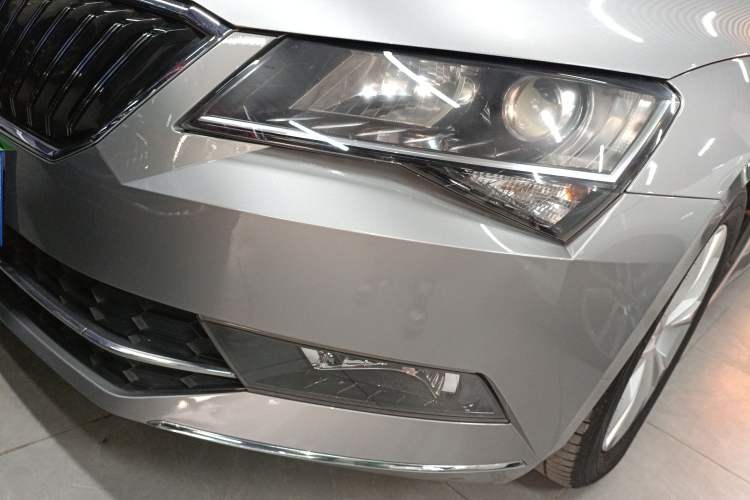Used Skoda Superb 2018 TSI330 DSG Comfort Edition China V Standard Left Front Headlight