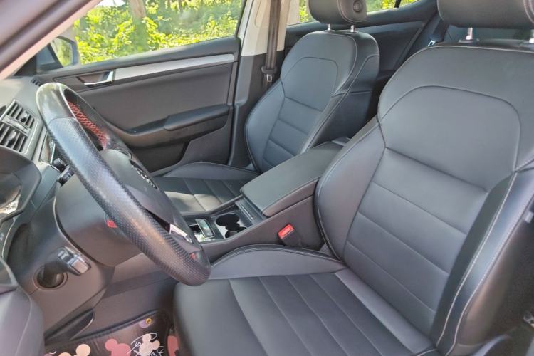 Used Skoda Superb 2018 TSI330 DSG Comfort Edition China VI Standard Left Front Seat