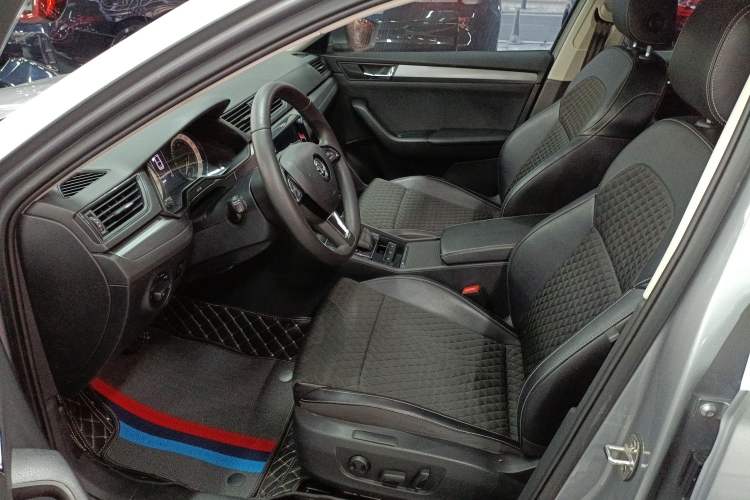 Used Skoda Superb 2018 TSI330 DSG Comfort Edition China V Standard Left Front Seat