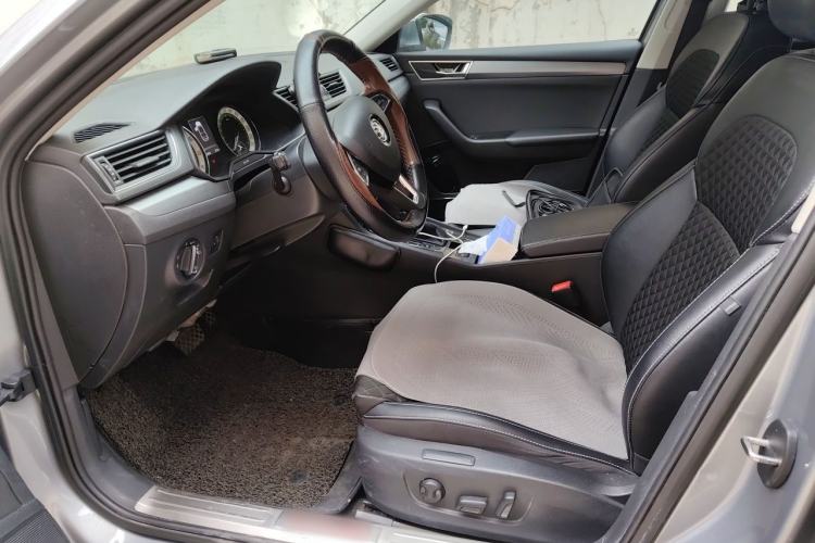 Used Skoda Superb 2018 TSI330 DSG Comfort Edition China V Standard Left Front Seat