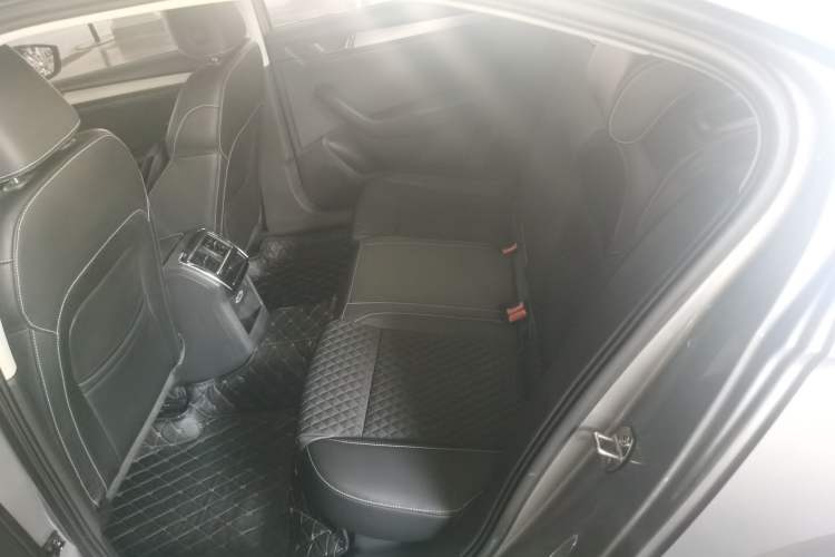 Used Skoda Superb 2018 TSI280 DSG Comfort Edition China V Standard Left Rear Seat