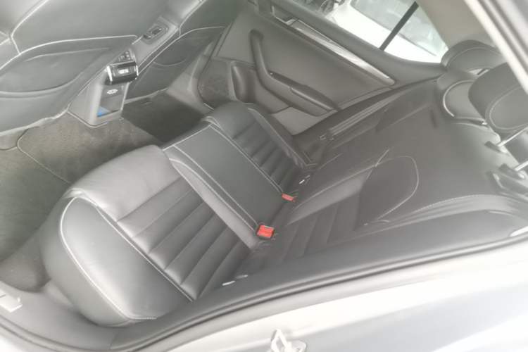 Used Skoda Superb 2018 TSI330 DSG Luxury Edition China V Standard Left Rear Seat