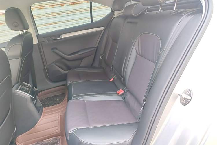 Used Skoda Superb 2018 TSI330 DSG Comfort Edition China V Standard Left Rear Seat