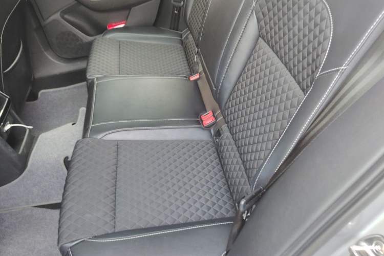 Used Skoda Superb 2018 TSI280 DSG Comfort Edition China V Standard Left Rear Seat