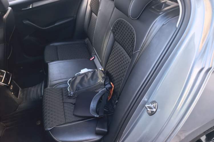 Used Skoda Superb 2018 TSI280 DSG Comfort Edition China V Standard Left Rear Seat