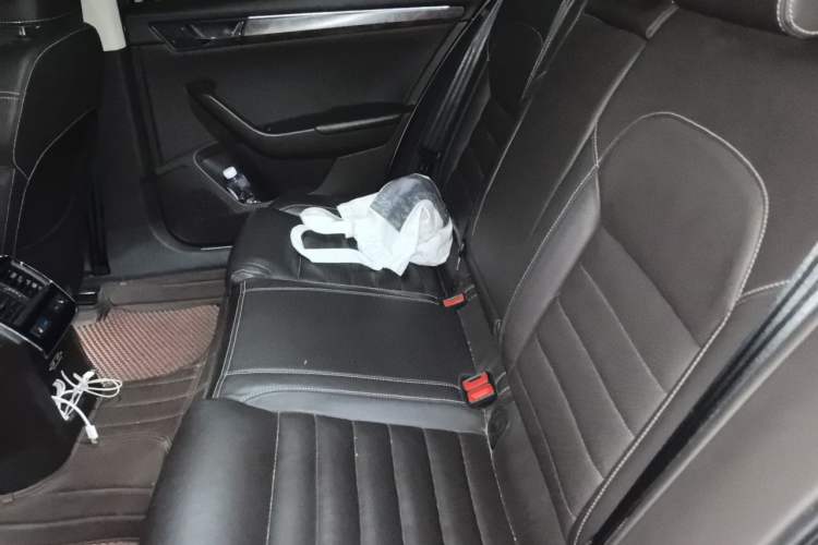 Used Skoda Superb 2018 TSI380 DSG Flagship Edition China V Standard Left Rear Seat