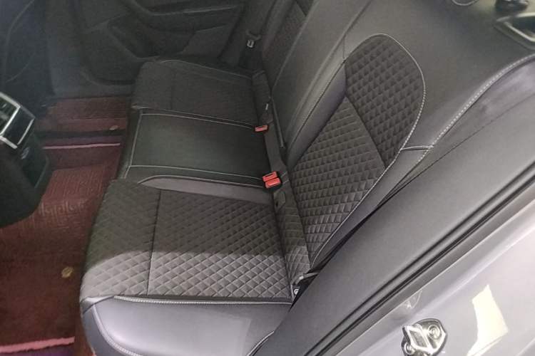Used Skoda Superb 2018 TSI280 DSG Comfort Edition China V Standard Left Rear Seat