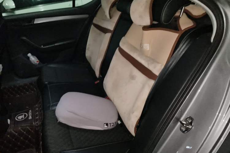 Used Skoda Superb 2018 TSI330 DSG Comfort Edition China V Standard Left Rear Seat