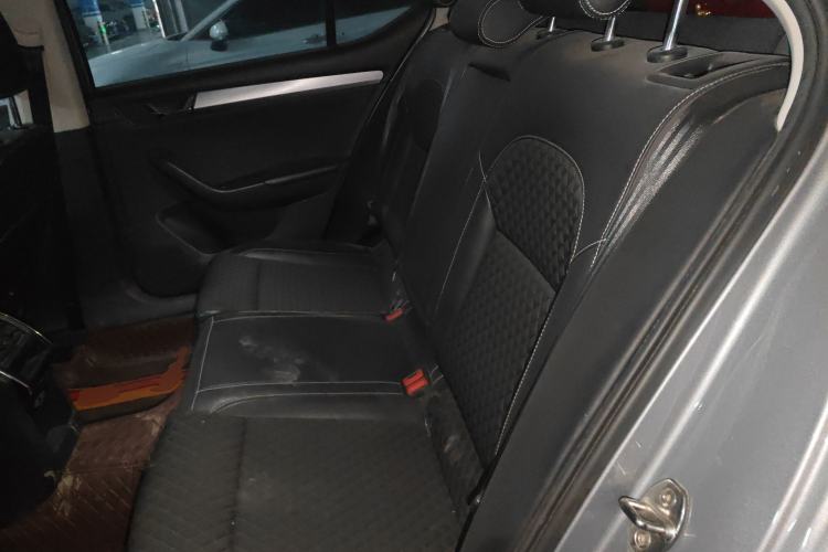 Used Skoda Superb 2018 TSI280 DSG Comfort Edition China V Standard Left Rear Seat