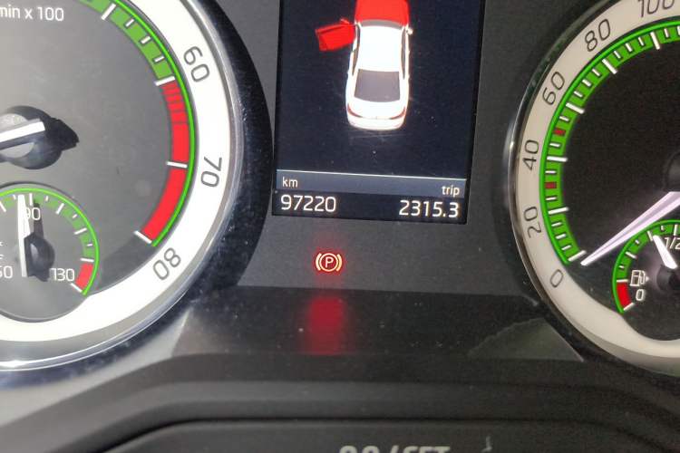 Used Skoda Superb 2018 TSI330 DSG Luxury Edition China V Standard Odometer Close Up
