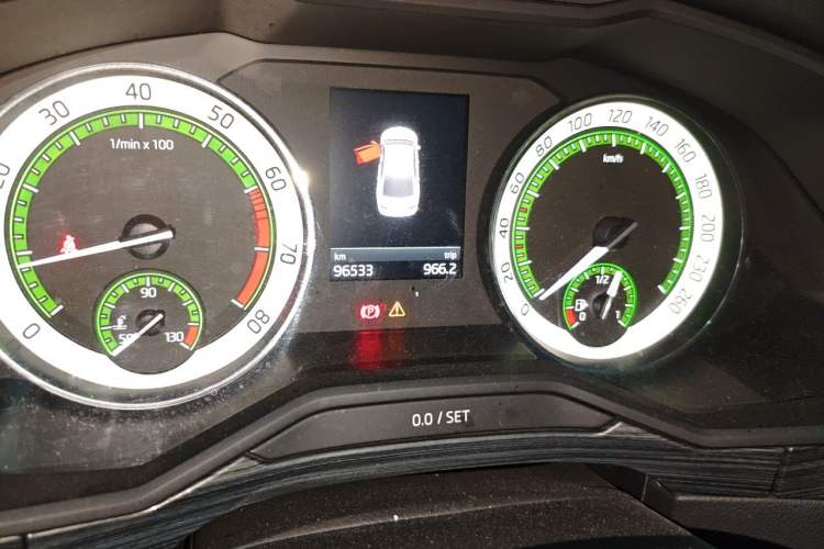Used Skoda Superb 2018 TSI330 DSG Luxury Edition China V Standard Odometer Close Up