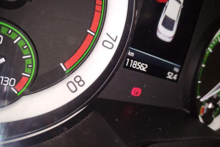 Used Skoda Superb 2018 TSI380 DSG Flagship Edition China V Standard Odometer Close Up