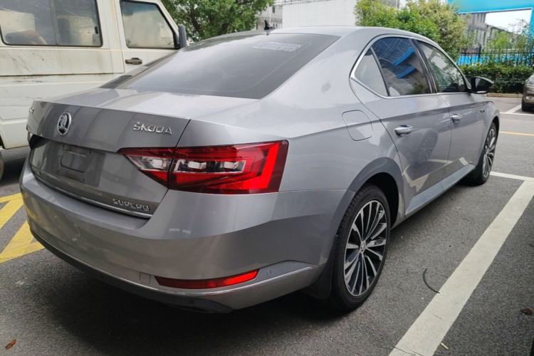 Used Skoda Superb 2018 TSI330 DSG Luxury Edition China V Standard Rear Right 45 Deg