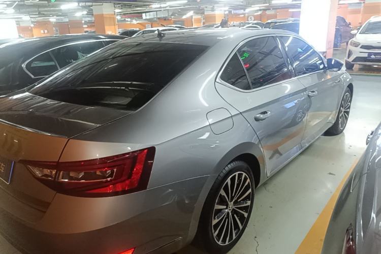 Used Skoda Superb 2018 TSI330 DSG Luxury Edition China V Standard Rear Right 45 Deg