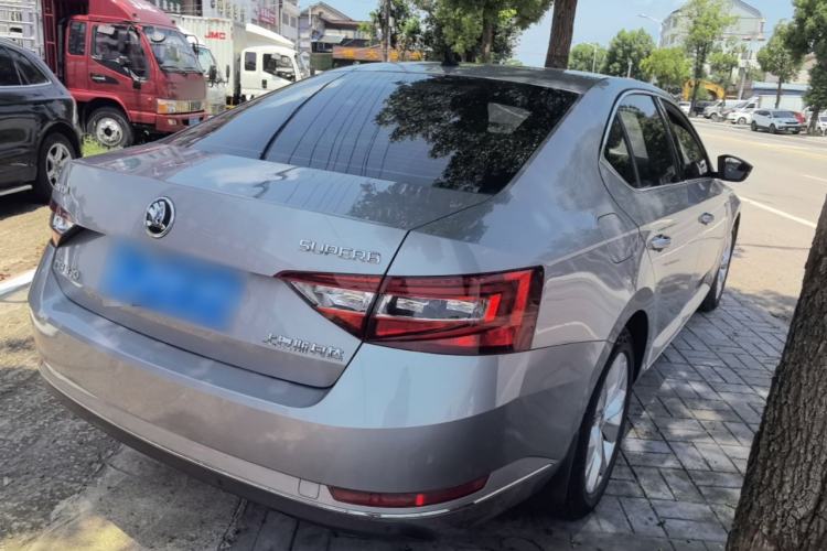 Used Skoda Superb 2018 TSI330 DSG Comfort Edition China V Standard Rear Right 45 Deg