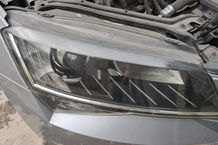 Used Skoda Superb 2018 TSI280 DSG Comfort Edition China V Standard Right Front Headlight