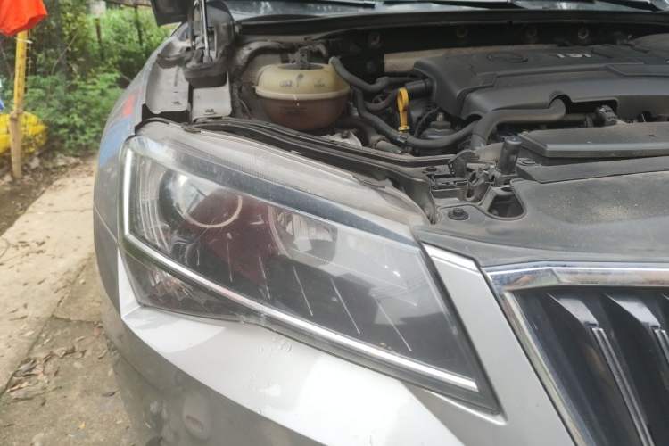 Used Skoda Superb 2018 TSI330 DSG Comfort Edition China V Standard Right Front Headlight