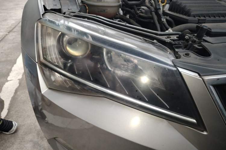 Used Skoda Superb 2018 TSI280 DSG Comfort Edition China V Standard Right Front Headlight
