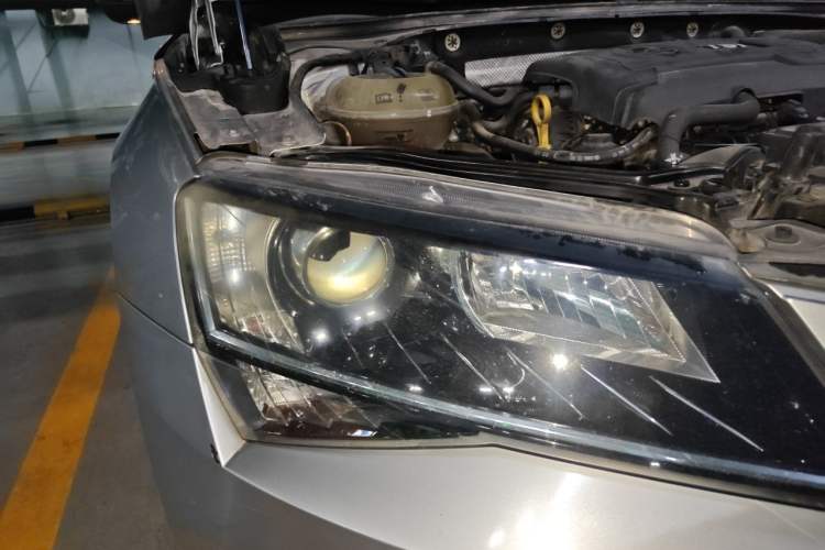 Used Skoda Superb 2018 TSI330 DSG Comfort Edition China V Standard Right Front Headlight