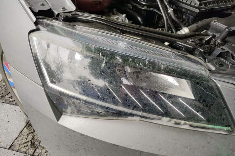 Used Skoda Superb 2018 TSI280 DSG Comfort Edition China V Standard Right Front Headlight