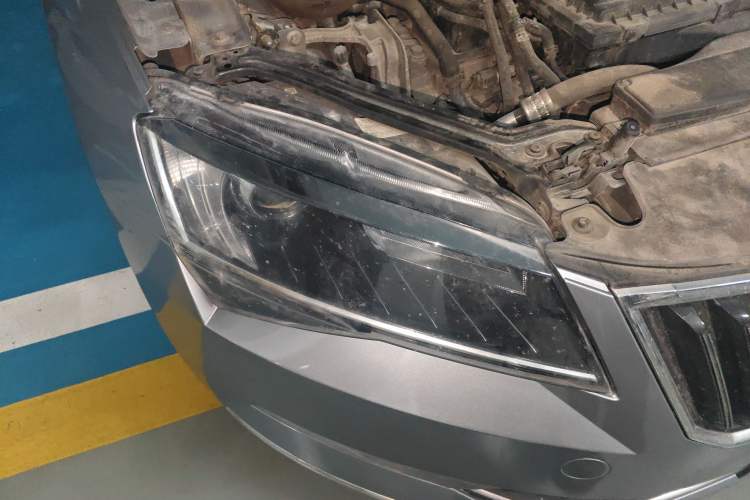 Used Skoda Superb 2018 TSI280 DSG Comfort Edition China V Standard Right Front Headlight