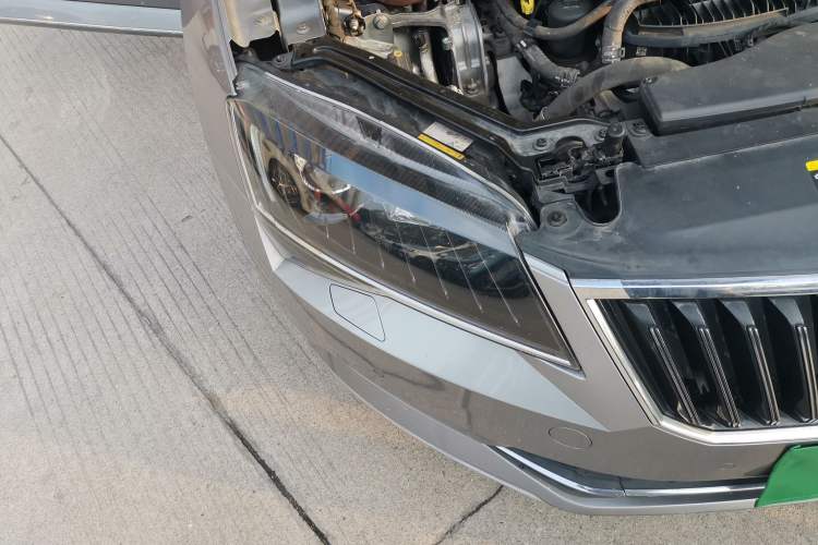 Used Skoda Superb 2018 TSI330 DSG Luxury Edition China V Standard Right Front Headlight