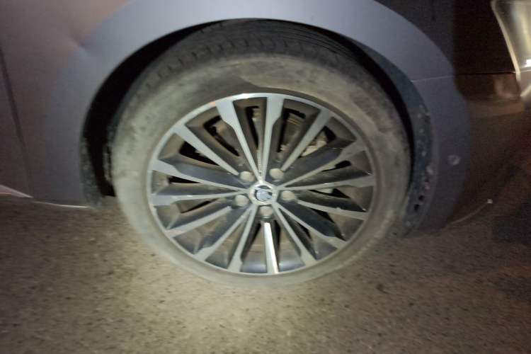 Used Skoda Superb 2018 TSI330 DSG Luxury Edition China V Standard Right Front Wheel Hub