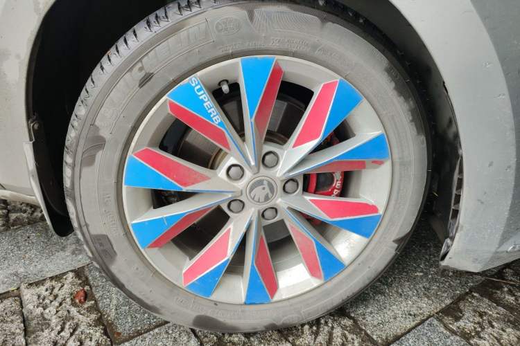 Used Skoda Superb 2018 TSI280 DSG Comfort Edition China V Standard Right Front Wheel Hub