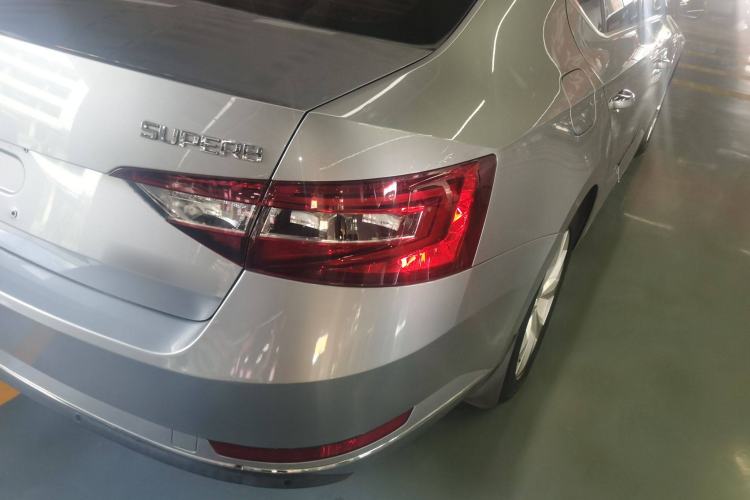 Used Skoda Superb 2018 TSI280 DSG Comfort Edition China V Standard Right Rear Taillight