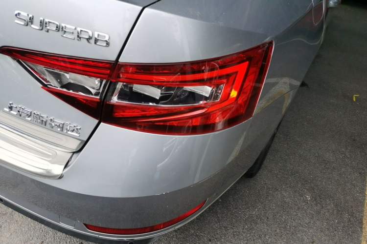 Used Skoda Superb 2018 TSI330 DSG Luxury Edition China V Standard Right Rear Taillight