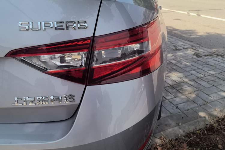 Used Skoda Superb 2018 TSI330 DSG Comfort Edition China V Standard Right Rear Taillight