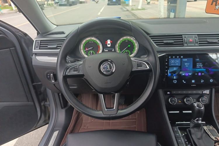 Used Skoda Superb 2018 TSI330 DSG Luxury Edition China V Standard Steering Wheel