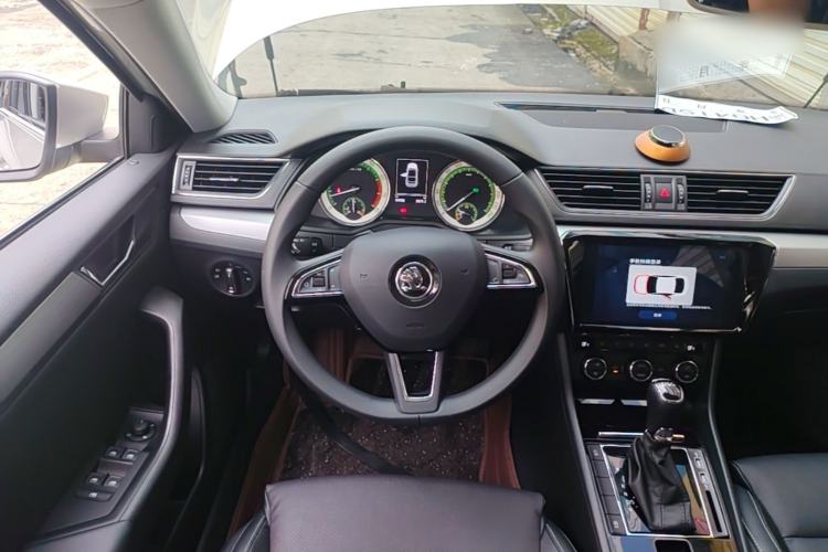 Used Skoda Superb 2018 TSI330 DSG Comfort Edition China V Standard Steering Wheel